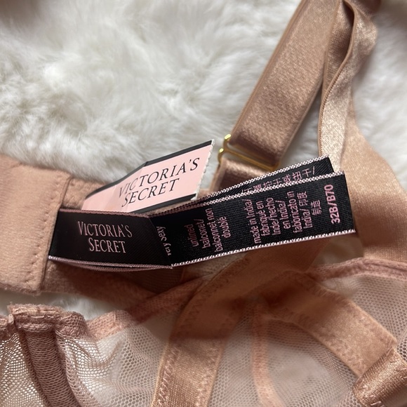 Victoria’s Secret very sexy bra - SIZE: 32B - Picture 4 of 5